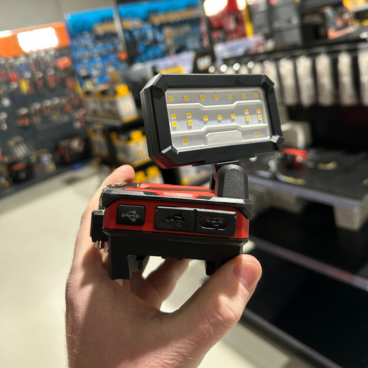 MILWAUKEE 18V Compact Battery Light w/ USB Charging M18CBL0